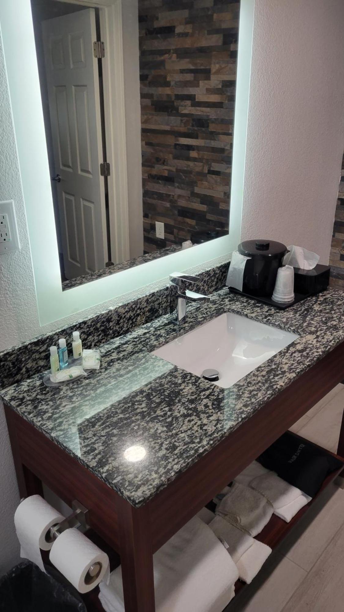 Quality Inn Forsyth Near Ga Public Safety Training Center Buitenkant foto