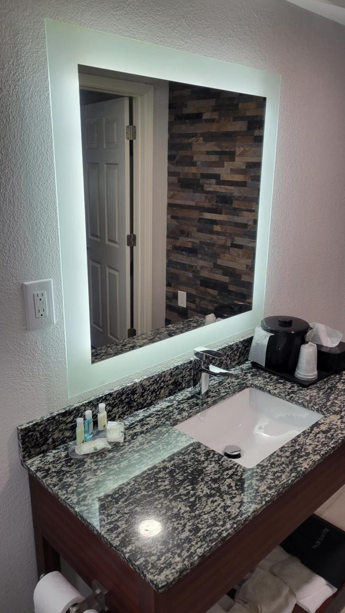 Quality Inn Forsyth Near Ga Public Safety Training Center Buitenkant foto