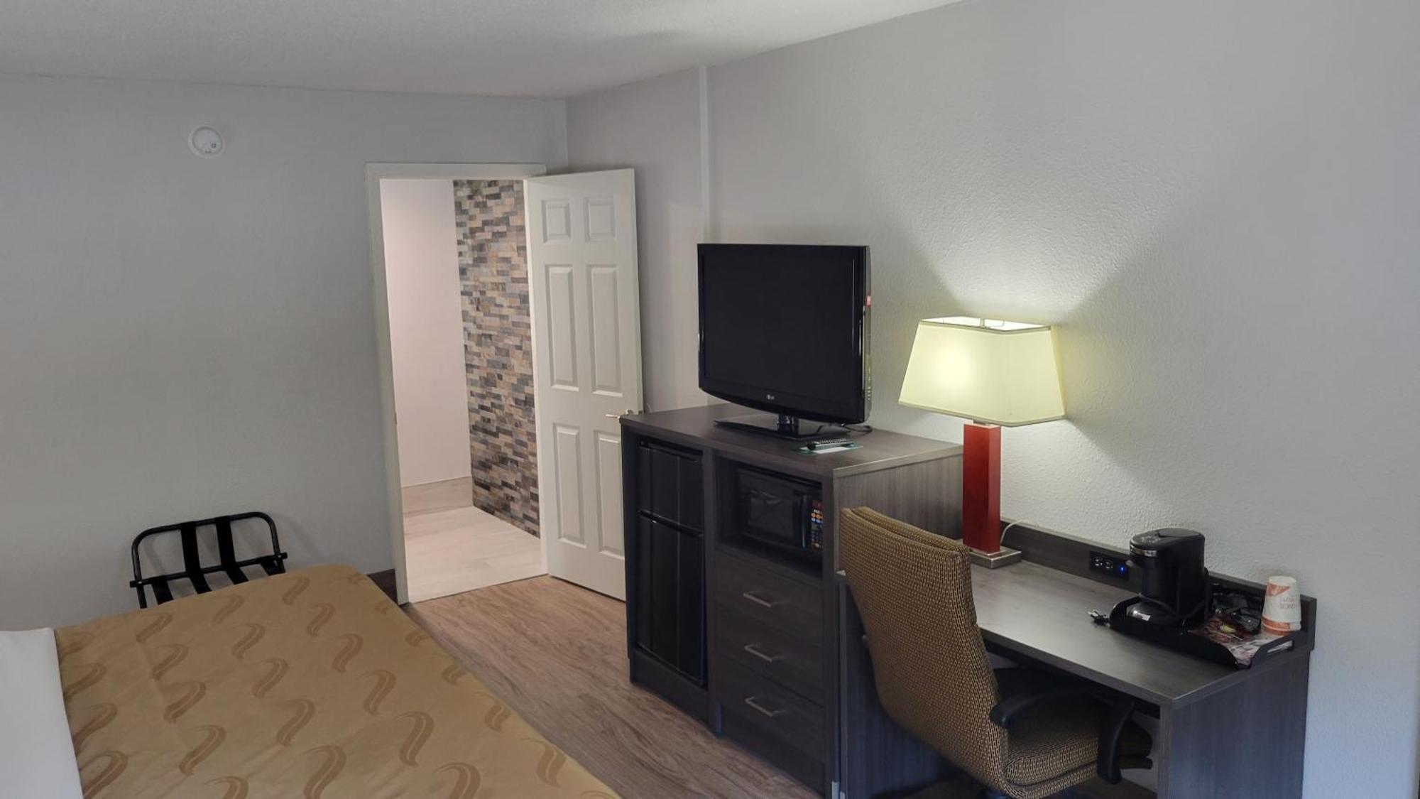 Quality Inn Forsyth Near Ga Public Safety Training Center Buitenkant foto
